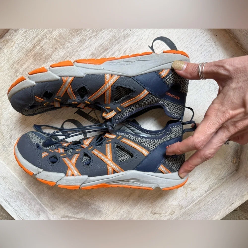Merrell Kids Water Shoes - Navy and Orange size 7 choprock
